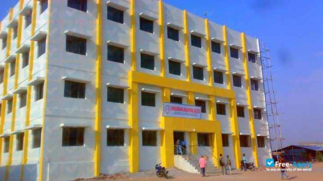 Foto de la Maheshwara Engineering College #2