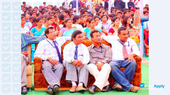 Foto de la Chouksey Engineering College #7