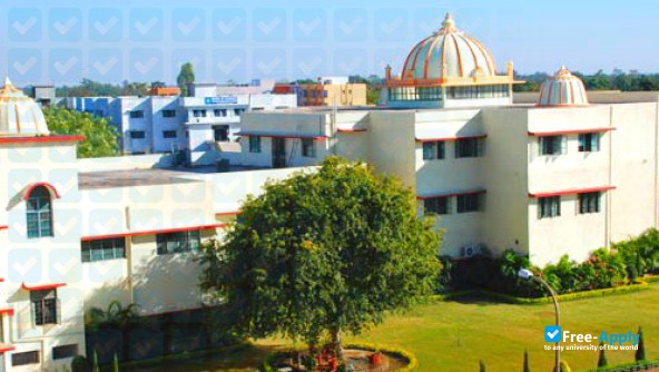 Foto de la Chouksey Engineering College #3