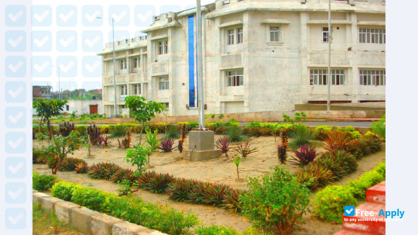 Foto de la Chanakya Law College #3