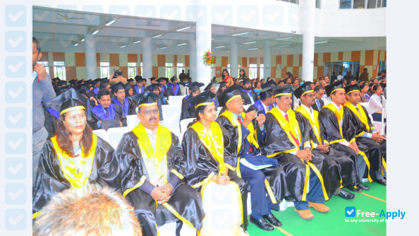 Foto de la Chanakya Law College #5