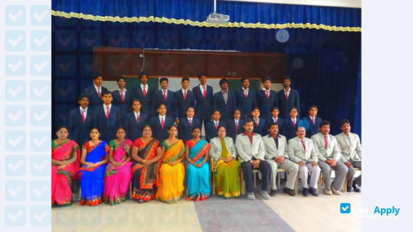 Photo de l’Seshadripuram Commerce College #2