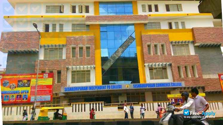 Photo de l’Seshadripuram Commerce College #9
