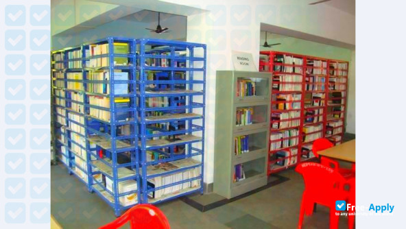 Photo de l’Navinchandra Mehta Institute of Technology and Development #9