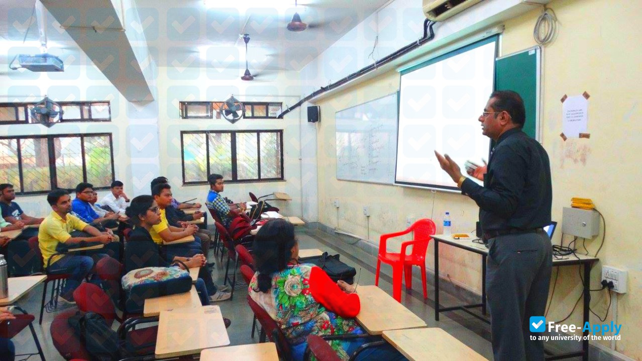 Navinchandra Mehta Institute of Technology and Development photo #11