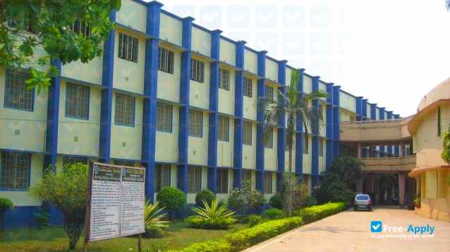 Foto de la VSM College #11