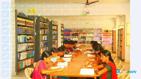 Photo de l’Daripally Anantha Ramulu College of Engineering and Technology #3