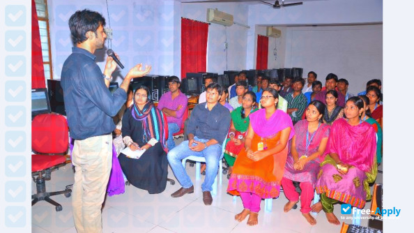 Photo de l’Daripally Anantha Ramulu College of Engineering and Technology #8
