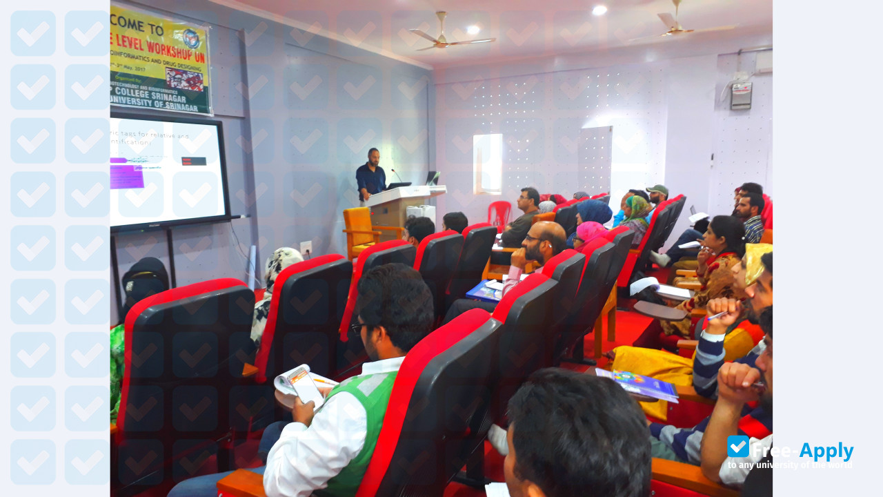 Sri Pratap College photo #11