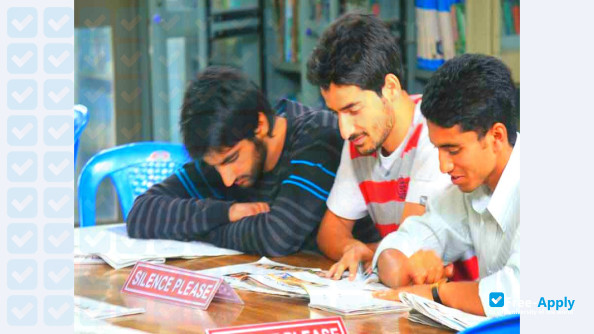 Sri Pratap College photo #5