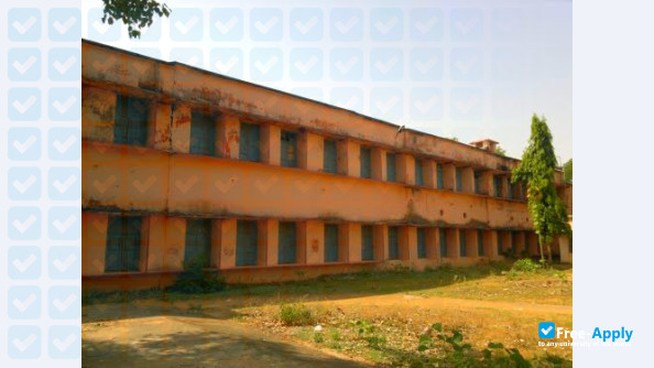 Foto de la Rajendra College Balangir #4