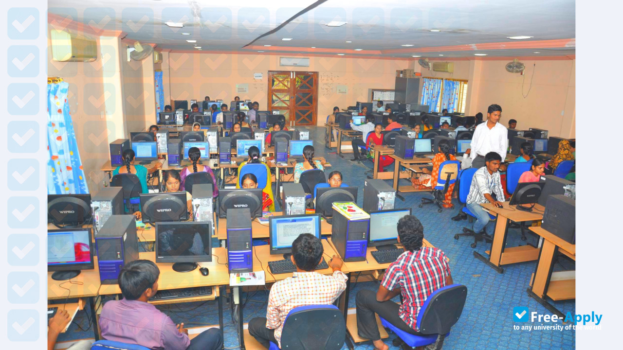 Foto de la Khader Memorial College of Engineering & Technology Devarakonda #6