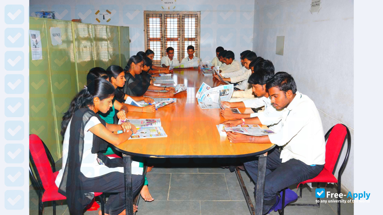 Foto de la Khader Memorial College of Engineering & Technology Devarakonda #9