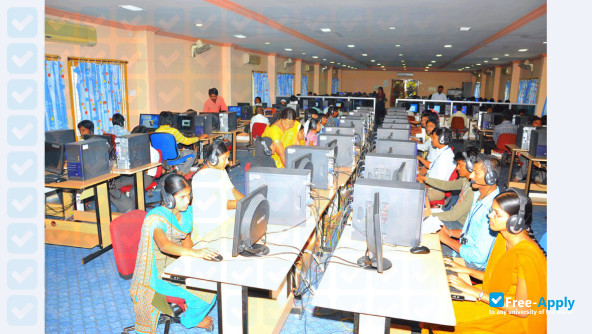 Foto de la Khader Memorial College of Engineering & Technology Devarakonda #7