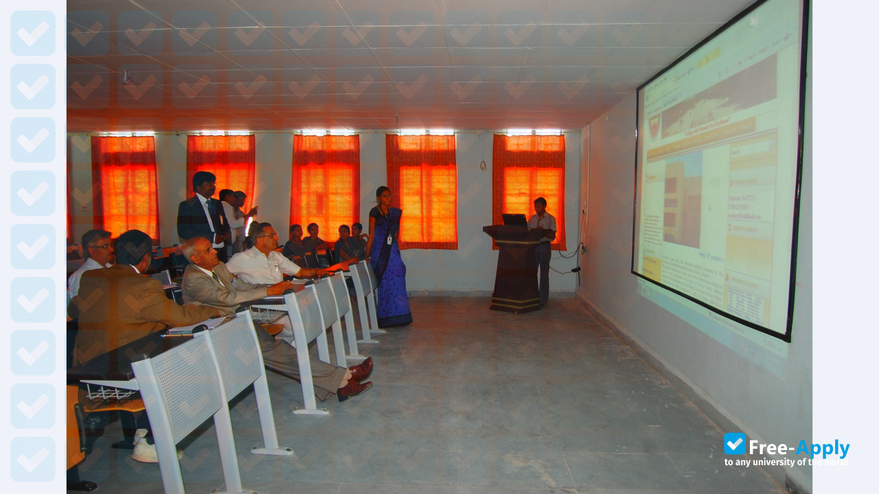 Rajasthan Aryan Arts, Shri Mithulalji Kacholiya Commerce & Shri Satyanarayanji Ramkrishnaji Rathi Sc photo #4