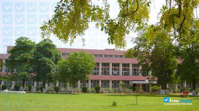 Photo de l’Pandit Bhagwat Dayal Sharma Post Graduate Institute of Medical Sciences #2