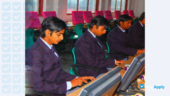 Photo de l’Translam Institute of Technology and Management #6