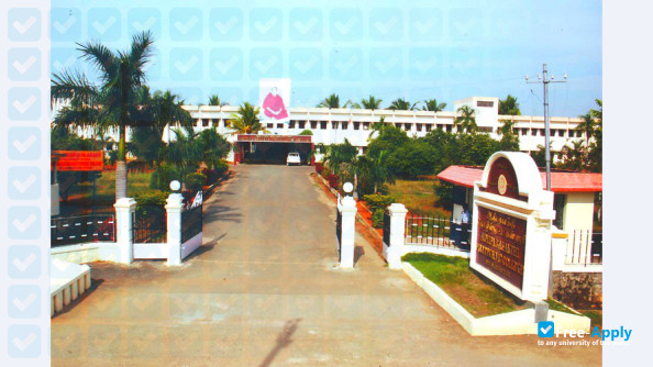 Foto de la Adhiparasakthi Polytechnic College Melmaruvathur #5