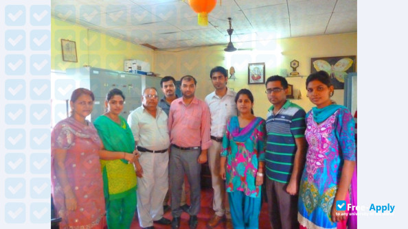 Foto de la Mehr Chand Polytechnic College #2