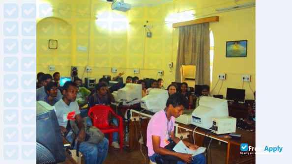 Foto de la S. S. Dempo, College of Commerce and Economics, Goa #6