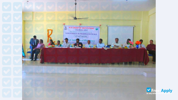 Foto de la MLR institute of Pharmacy #15