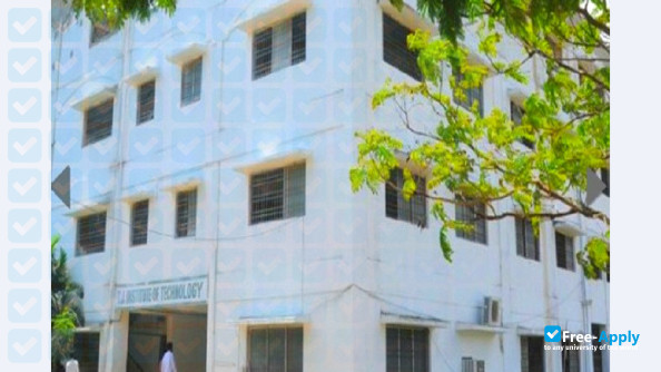 Photo de l’T J Institute of Technology #5