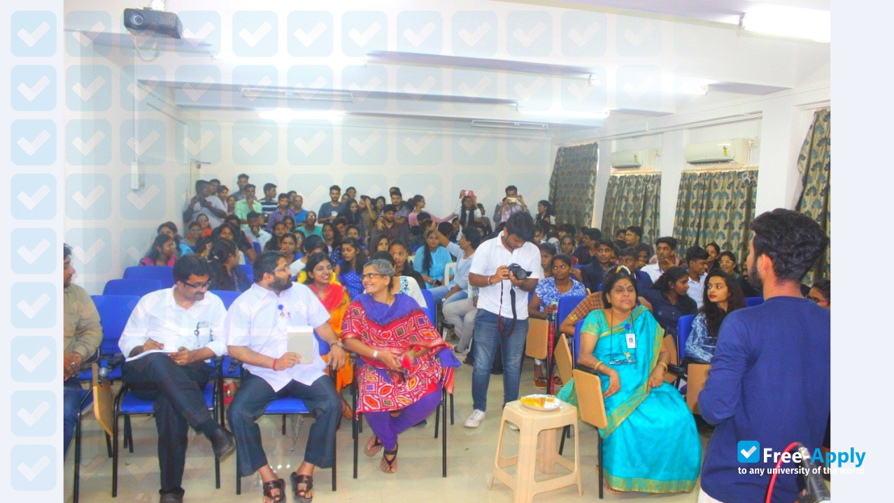Foto de la South Indians' Welfare Society College #4