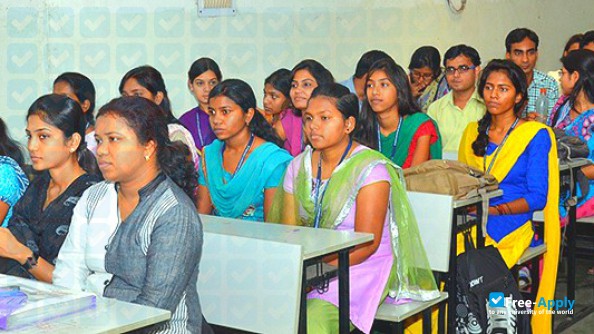 Institute of Pharmacy Pt R S University Raipur photo #9