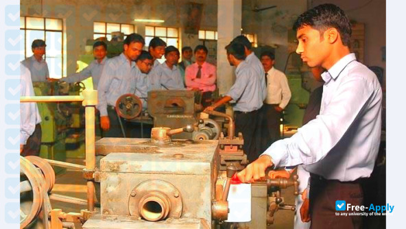 Foto de la Smt. Radhikatai Pandav College of Engineering Nagpur #8