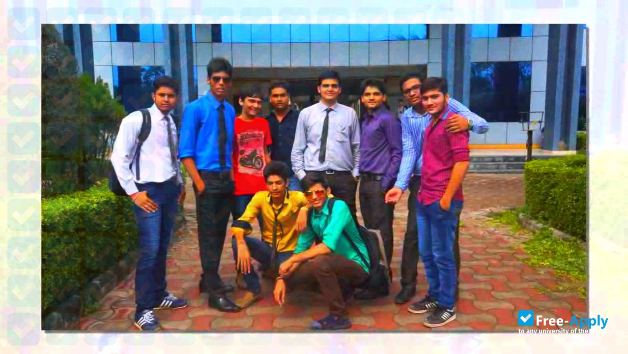 VPMP Polytechnic College Gandhinagar фотография №3
