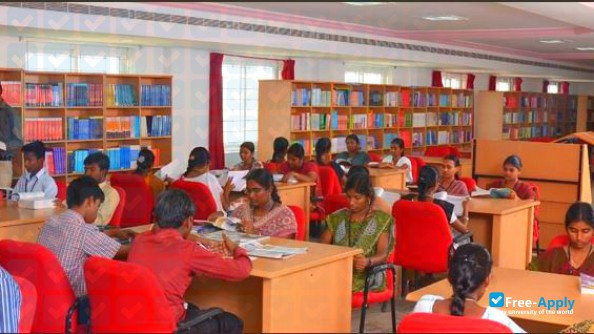 Foto de la Shivani College of Engineering and Technology #1