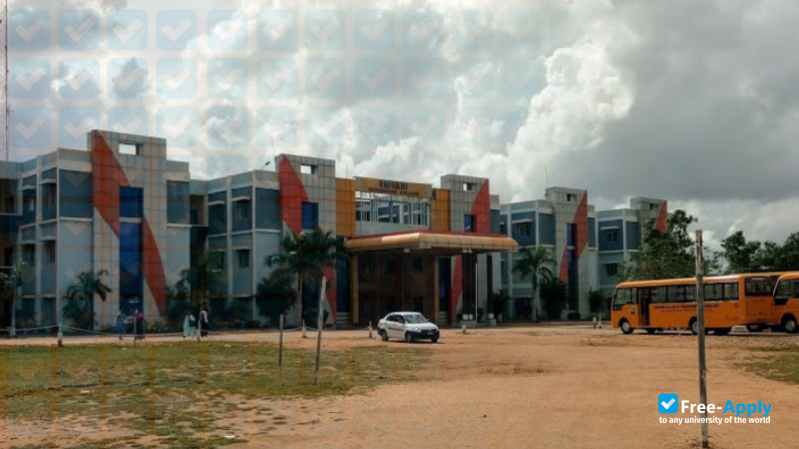 Foto de la Shivani College of Engineering and Technology #4