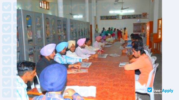 Foto de la Guru Nanak National College Nakodar #7