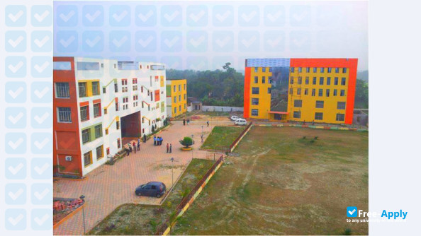 Foto de la Camellia Institute of Technology #10