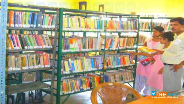 Foto de la Chaiduar College #5