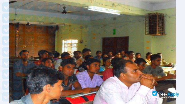 Photo de l’Sushil Kar College #5