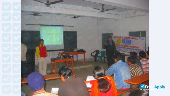Foto de la Kulti College #5