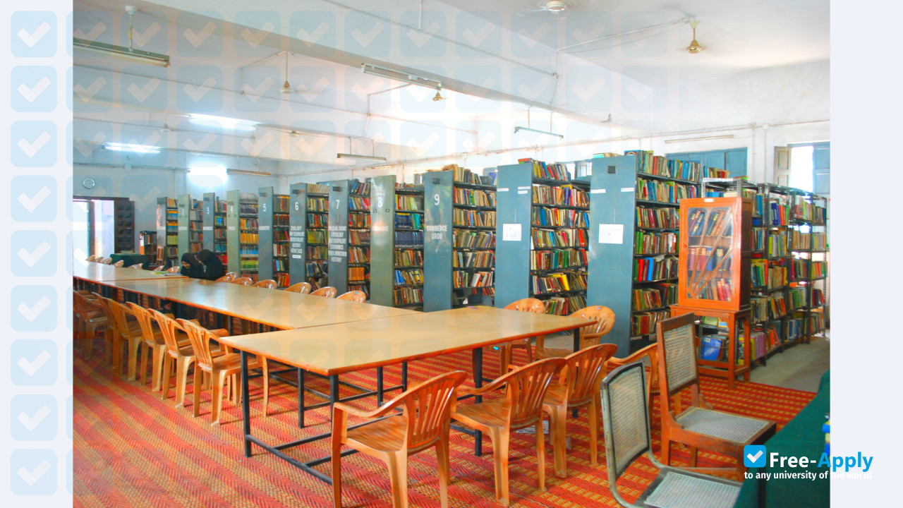 Foto de la Anwarul uloom College #4