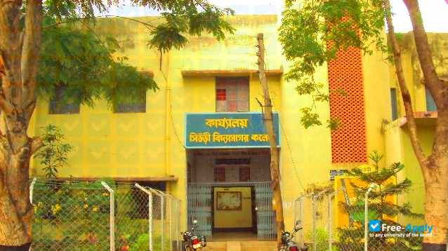 Suri Vidyasagar College photo #1