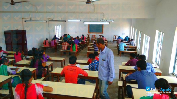Foto de la Government General Degree College Mejia #2