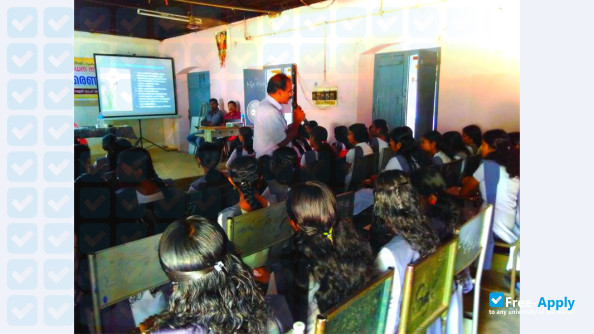 Фотография Aakarapu Sharath Chandrika Devi Memorial College for Women