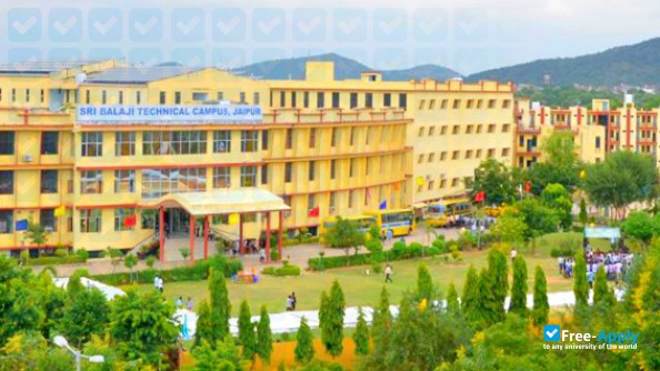 Sri Balaji College of Engineering & Technology фотография №1