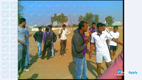 Foto de la Daulatbhai Trivedi Law College #1