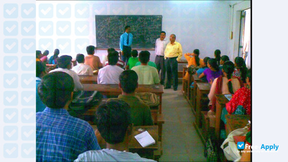 Foto de la Daulatbhai Trivedi Law College #5