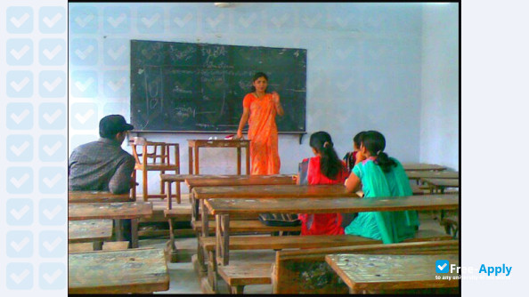 Foto de la Daulatbhai Trivedi Law College #2