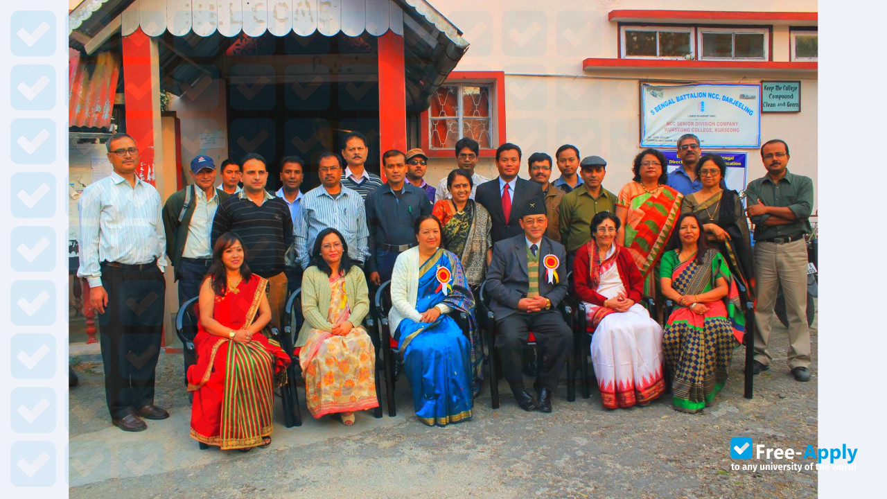 Foto de la Kurseong College #2