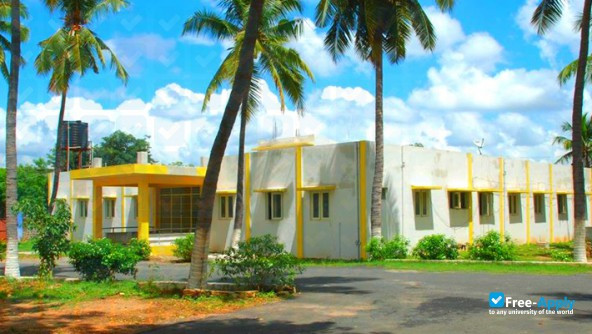Foto de la Dr. R. V. Arts and Science College #6
