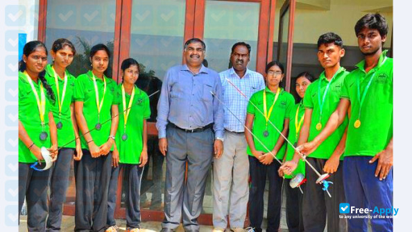 Foto de la Dr. R. V. Arts and Science College #7