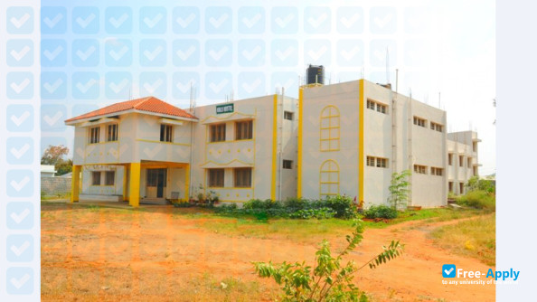 Foto de la Dr. R. V. Arts and Science College #4