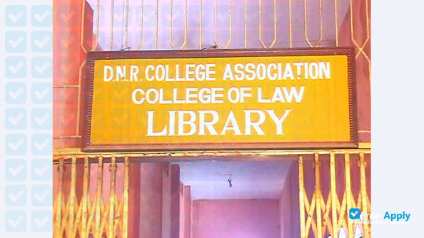 Foto de la D. N. R. College of Law #11